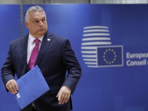 Źródło PAP: Mimo porozumienia Węgry zablokowały 6. pakiet sankcji na Rosję. „Nieoczekiwanie przedstawiły kolejne żądania”
