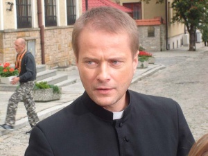 Ujawniono zarobki Artura Żmijewskiego za rolę w „Ojcu Mateuszu”