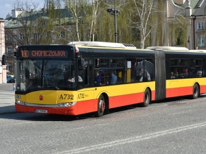 Warszawa: Tramwaj i autobus ostrzelano ze śrutu, prawdopodobnie z broni pneumatycznej