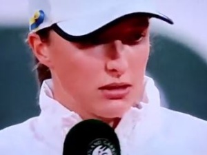[video] French Open: Wielkie słowa Igi Świątek nt. Ukrainy. Dostała takie owacje, że nie mogła kontynuować mowy