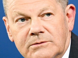 „Scholz został zapędzony do narożnika. To, co mówi, to oczywiste kłamstwo”