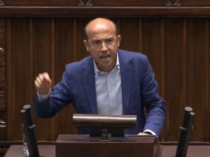 [VIDEO] Szaleńcze wystąpienie Budki w Sejmie. Marszałek wyłączyła mu mikrofon, a on dalej krzyczał