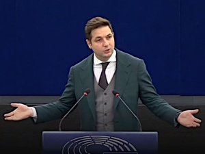 Postulat budowania europejskiej armii jest budowany przeciwko Stanom Zjednoczonym. Mocne słowa Patryka Jakiego