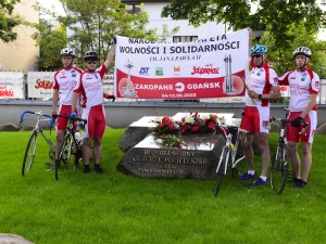 Historia w drodze. Narodowa Sztafeta Wolności i Solidarności przekroczyła półmetek