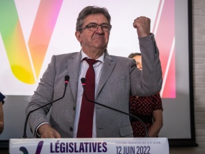 Porażka Macrona. Jest komentarz lidera zwycięskiej koalicji: partia prezydencka jest pobita i pokonana
