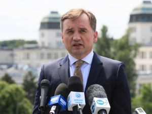 Nie ma na to naszej zgody. Zbigniew Ziobro dosadnie o kontrowersyjnych zapisach w KPO [video]