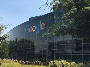Inżynier Google'a zawieszony po zgłoszeniu, że sztuczna inteligencja, nad którą pracował, zyskała „świadomość” i stała się zdolna do odczuwania