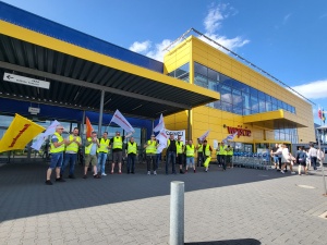 Poznań, Zielona Góra - wiece poparcia dla pracowników IKEA