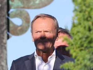 Tusk mówi, jakiego chce Kościoła. „Żeby ludzie nie mieli wrażenia, że idą do biura poselskiego PiS” [WIDEO]