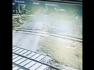 30-latek wjechał w pociąg pod Lublinem. Już wiadomo, dlaczego uciekł z miejsca zdarzenia [WIDEO]
