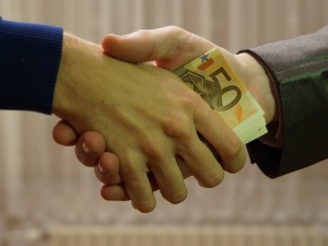 Komornik sądowy wśród zatrzymanych przez CBA. W tle 6 mln złotych