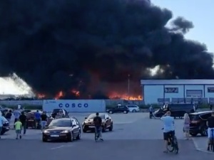 Ogromny pożar w Lęborku! „Na miejscu są 33 zastępy straży pożarnej” [FOTO, WIDEO]
