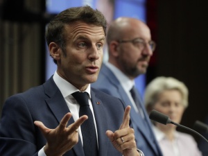 „Prezydent Macron znalazł się w impasie”. Ekspert o wynikach wyborów we Francji