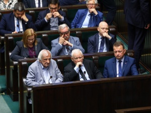 Złe wieści dla Prawa i Sprawiedliwości? Nowy sondaż CBOS