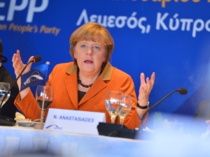 Brawo, pani Merkel!. Francuska prasa bezlitosna dla b. kanclerz Niemiec