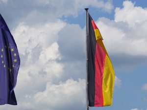 „Droga Ukrainy do UE będzie bardzo długa z powodu celowego opóźniania przez Niemcy i Francję”