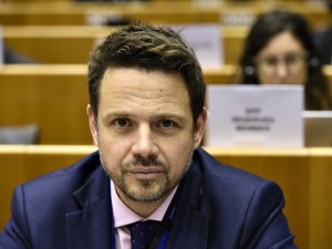 Opiekunki ze żłobków prosiły Trzaskowskiego o podwyżki. Nie odpowiedział im nawet na list