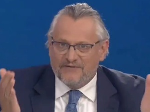Samochód, którym pani jeździ za grube pieniądze!. Poseł Platformy wpadł w furię na antenie TVP Info [VIDEO]