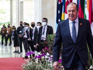 Szczyt G20 w Indonezji: Rozpoczęły się rozmowy ministrów. Dyplomaci odmówili zdjęcia z Ławrowem