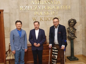Piotr Duda na Ukrainie. Spotkanie w polskiej ambasadzie
