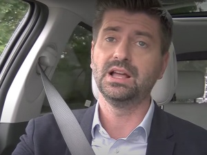 Będę zwolennikiem rozwiązania siłowego. Internauci rozbawieni wypowiedzią Śmiszka [VIDEO]