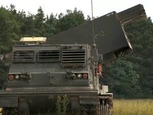 Rosjanie wściekli na HIMARSy? Dopiero będą wściekli na zestawy MLRS. Dotarły właśnie na Ukrainę
