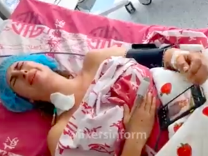 [WIDEO] Wszyscy patrzą jak zabijają. Dramatyczne nagranie z mamą zabitej przez Rosjan 4-latki