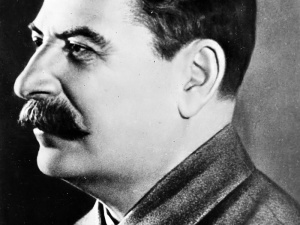 Hitleryzm to brunatny komunizm, stalinizm to czerwony faszyzm. Estoński parlamentarzysta wygrywa internety