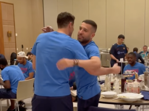 [video] Witamy w rodzinie!. Tak Roberta Lewandowskiego przywitano w Barcelonie