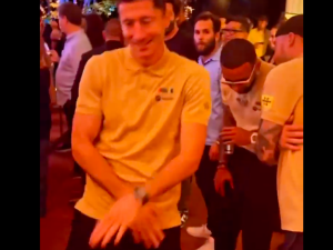 Tak tańczy Lewandowski. Nagranie z imprezy Barcelony podbija sieć [WIDEO]