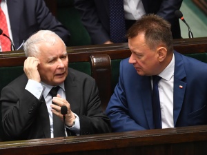 [Najnowszy sondaż] Wirtualna Polska twierdzi, że PiS naprawdę traci przewagę. Tymczasem poparcie nie uległo zmianie