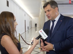 Poseł PiS nie przebierał w słowach po pytaniu dziennikarki „Wyborczej”. „Mam odruch wymiotny” [WIDEO]