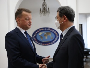 Szef MON podpisał kontrakt. Polska kupi nowoczesny sprzęt wojskowy z Korei Południowej