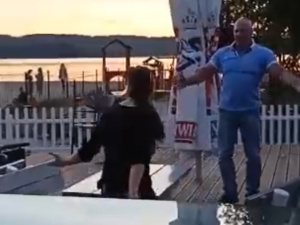 46-latek zdemolował lokal w Charzykowach. Nagranie z zatrzymania obiegło sieć [WIDEO]