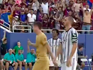 Oto, co zrobił Lewandowski po golu Dembele [WIDEO] 