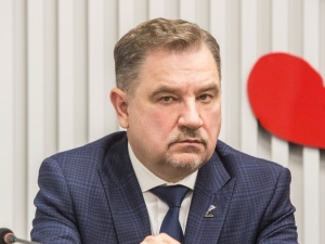 Money.pl: „Burza wokół emerytur stażowych”. Szef Solidarności oczekuje natychmiastowego odmrożenia prac nad projektem