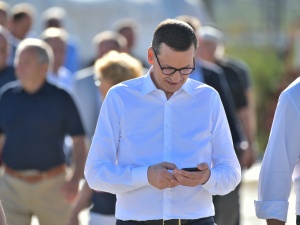 „To upokarzające. Tego nie zrobił żaden rząd w Europie”. Opozycyjny senator ocenił jeden z kamieni milowych 