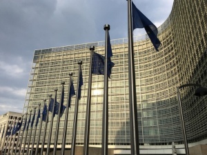 „Time”: Jak stworzyć w Brukseli władzę niezależną od interesów Francji i Niemiec?