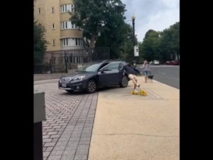 Skandaliczne zachowanie pracownika rosyjskiej ambasady. Sieć obiegło nagranie [WIDEO]