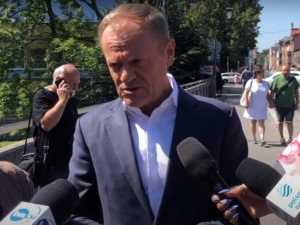 „To nie ja jestem tutaj ekspertem, wy wiecie lepiej”. Mieszkaniec Cieszyna zadał Tuskowi niewygodne pytanie [WIDEO]