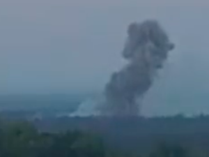 Kłęby dymu pod Berlinem. Potężna eksplozja w składzie materiałów wybuchowych [WIDEO]