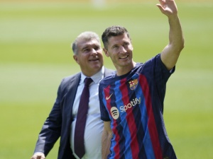 Sensacyjne informacje. Lewandowski nie będzie mógł zagrać dla Barcelony?