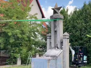 W Malborku rozebrano pomnik Armii Czerwonej [WIDEO]