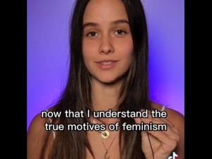 „Feminizm to oszustwo. Kilka lat temu byłam wściekłą, niebieskowłosą feministką” [WIDEO]