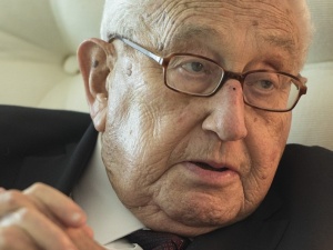 Kissinger: Ameryka na krawędzi wojny z Rosją i Chinami 