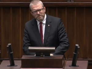 Dymisje. Niejasności finansowe. Kłopoty partii Brauna