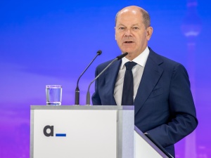 „Powinien wiedzieć”. Scholz wyjawił powód, dla którego nadal będzie rozmawiał z Putinem