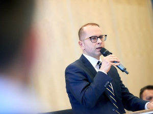 „Grilla zorganizowano w czasie, gdy woda truła tony ryb w Odrze”. Poseł Szczerba atakuje Jarosława Kaczyńskiego