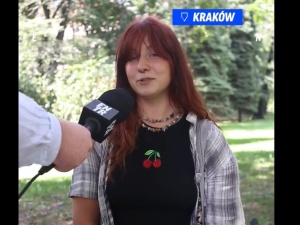 Dziennikarz Onetu zapytał młode kobiety czy podoba im się, że są ochrzczone. Odpowiedzi musiały go zdziwić [VIDEO]