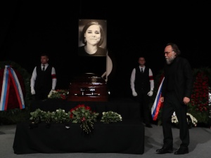Pogrzeb Darii Duginy z otwartą trumną. Balsamista o spekulacjach wokół stanu ciała zmarłej